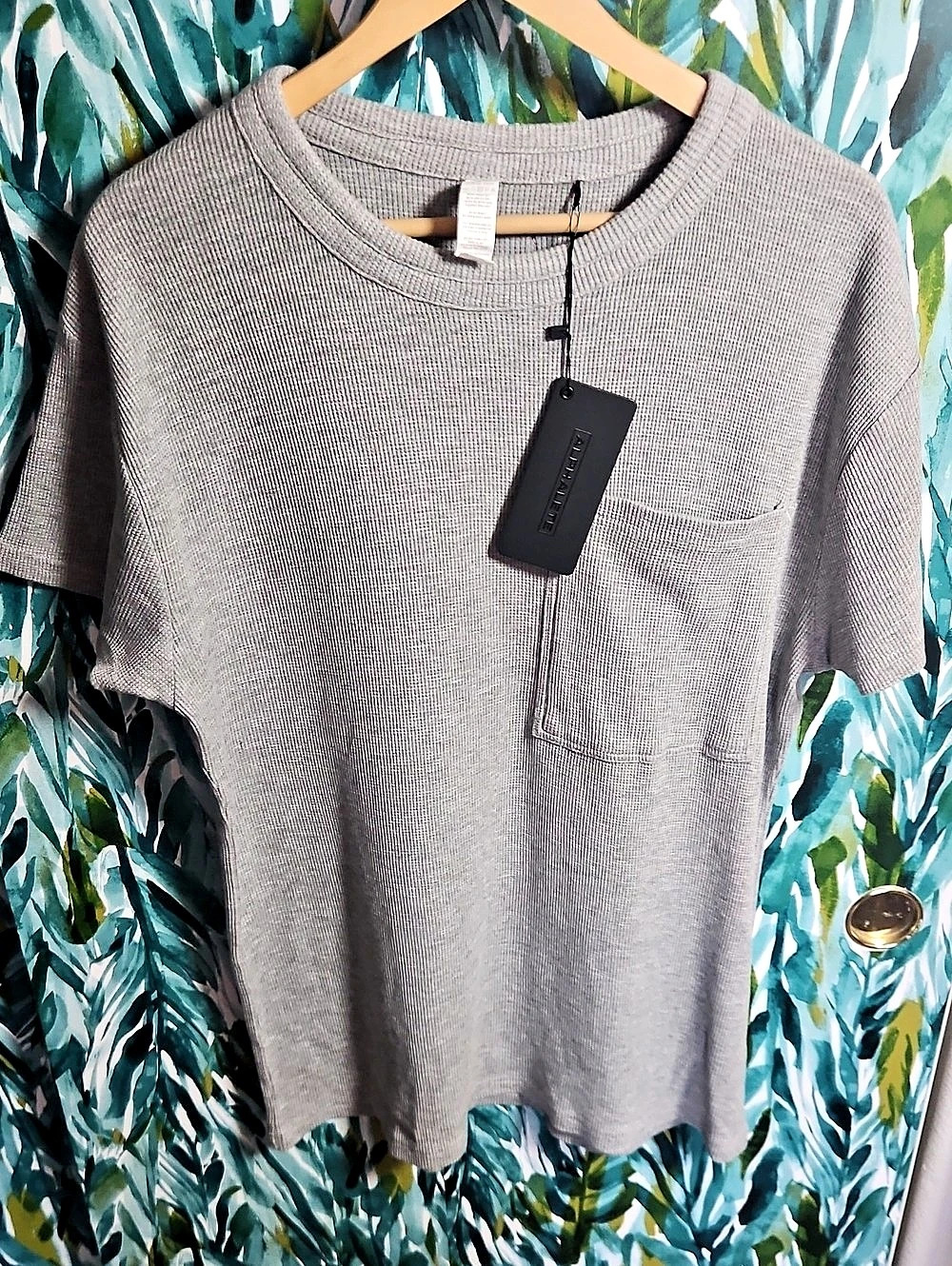 Alphalete Waffle Knit Pocket T-Shirt Gray Size Small NWT